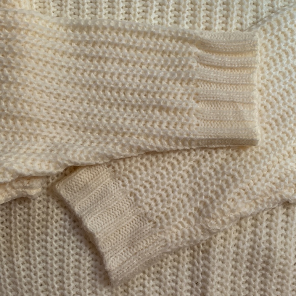 NWOT American Eagle Outfitters Cropped Knit White Sweater - Picture 3 of 5